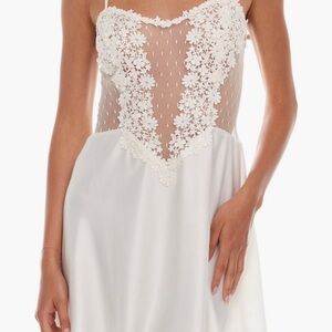 Flora Nikrooz Showstopper Chemise